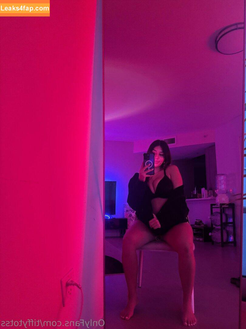 tiffytotss /  leaked photo photo #0022