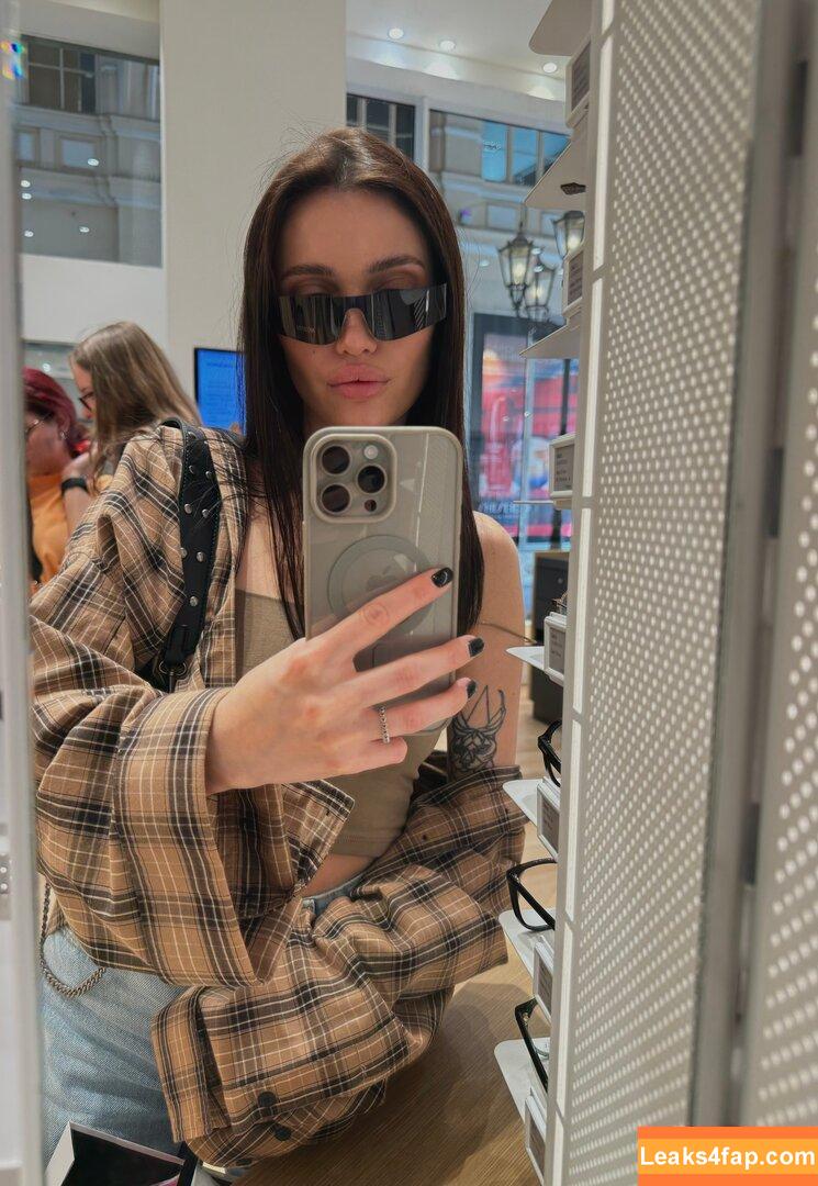 tiiinaalooy /  leaked photo photo #0007