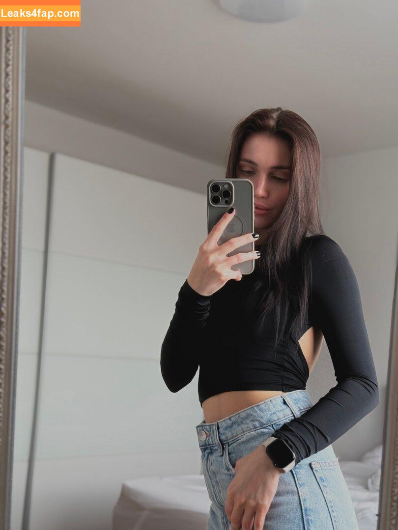 tiiinaalooy /  leaked photo photo #0014