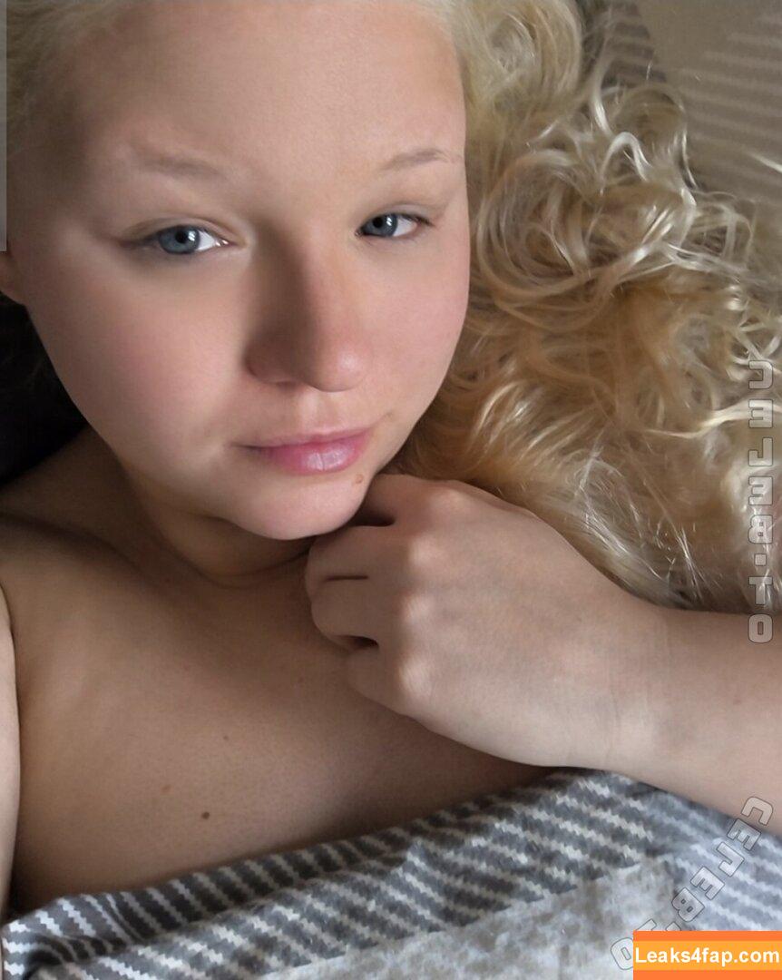 Tina Typicaltinaa / secreeeeetme / typicaltinaa / typicaltinaaa leaked photo photo #0005