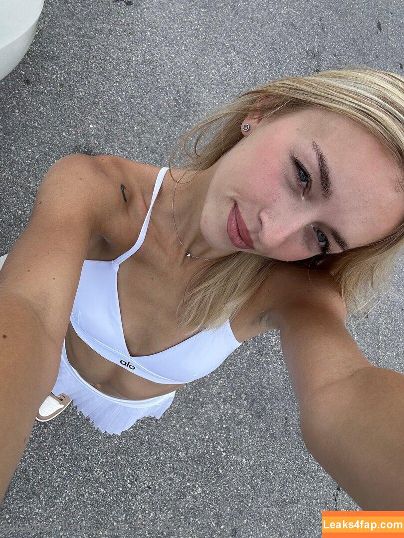 tinabellee / bookbabeava / booktokava / tianabellee leaked photo photo #0021