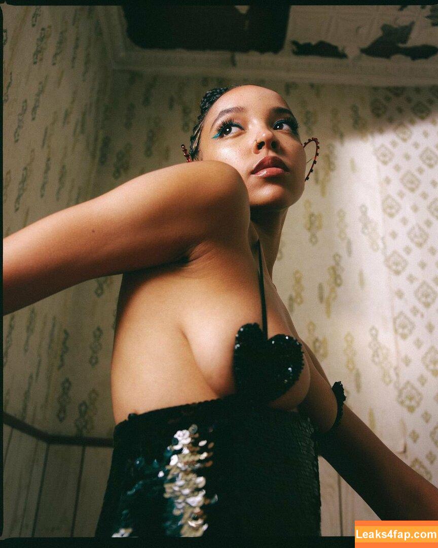 Tinashe / https: / slimred_20 / tinashenow leaked photo photo #0045