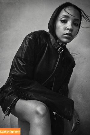 Tinashe photo #0102