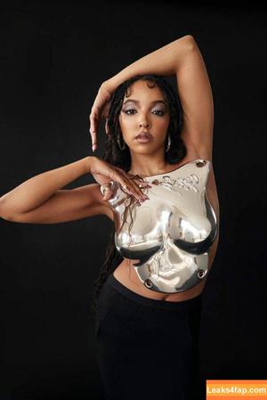 Tinashe photo #0145