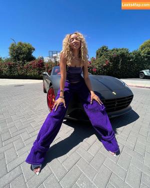 Tinashe photo #0203