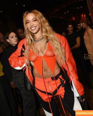 Tinashe photo #0238