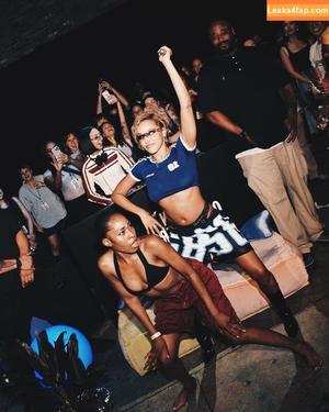 Tinashe photo #0448