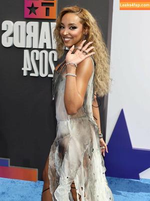 Tinashe photo #0471