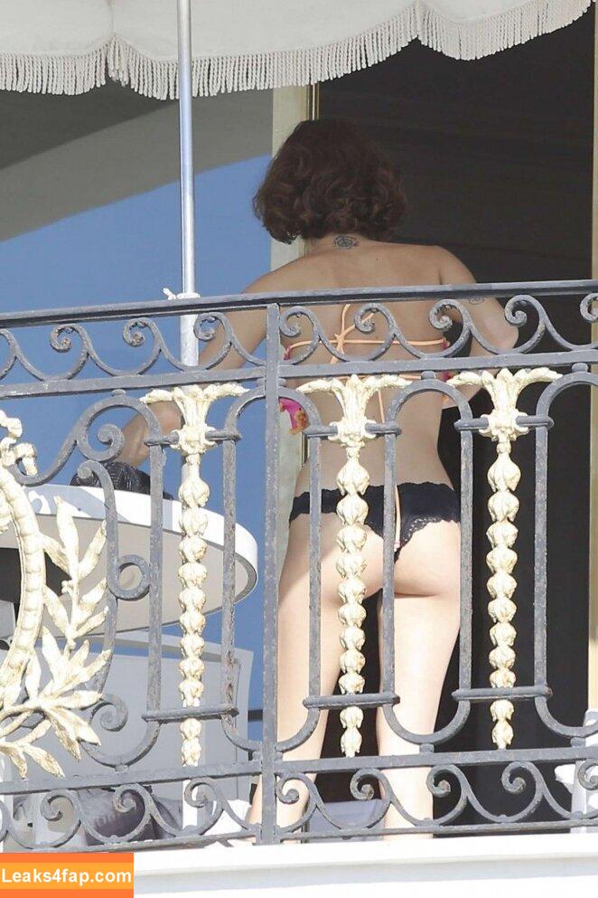 Tini Stoessel /  leaked photo photo #0011