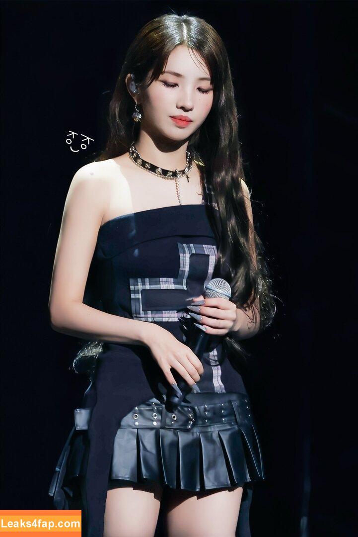 tiny.pretty.j /  leaked photo photo #0147