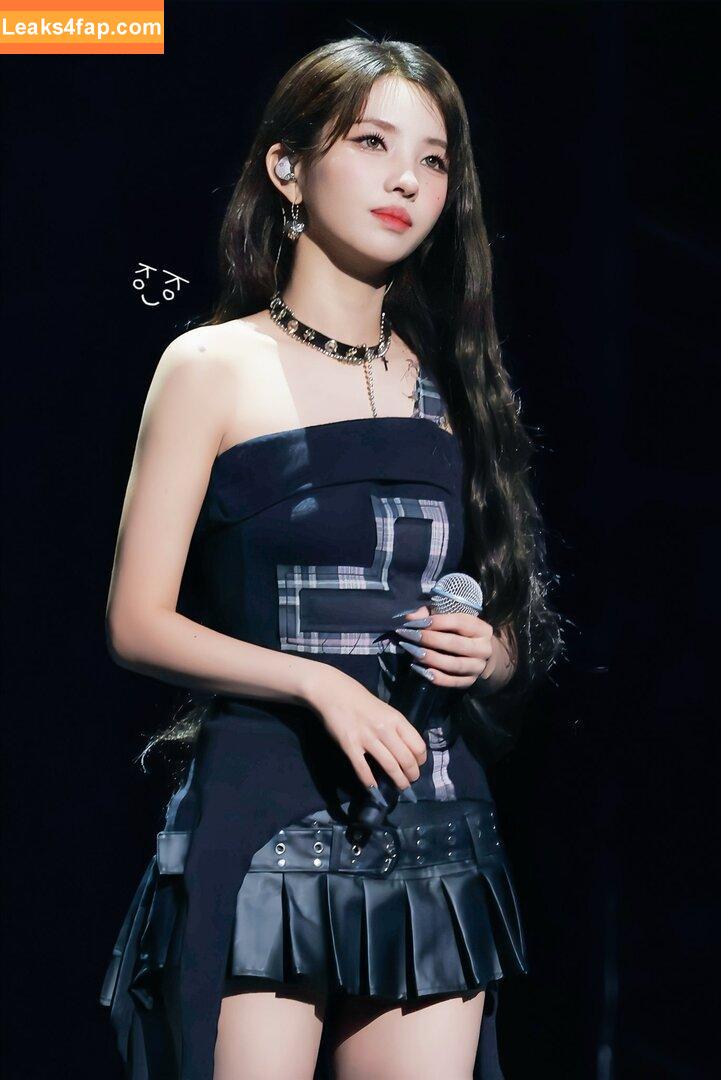 tiny.pretty.j /  leaked photo photo #0148