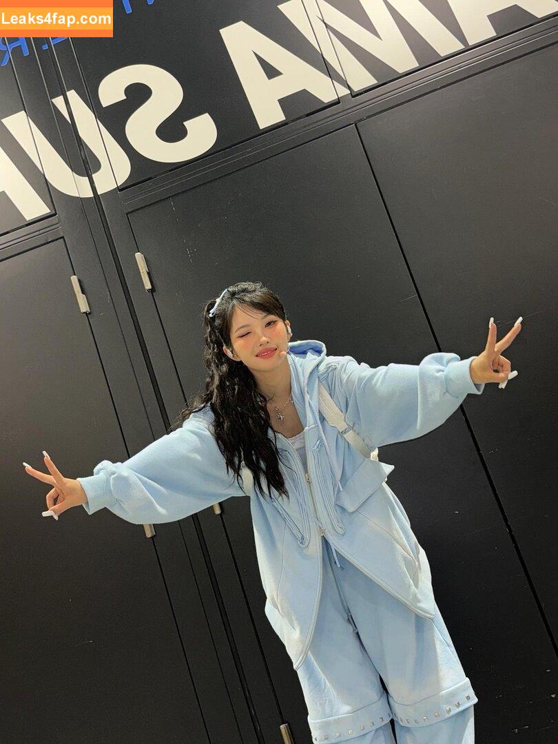 tiny.pretty.j /  leaked photo photo #0155