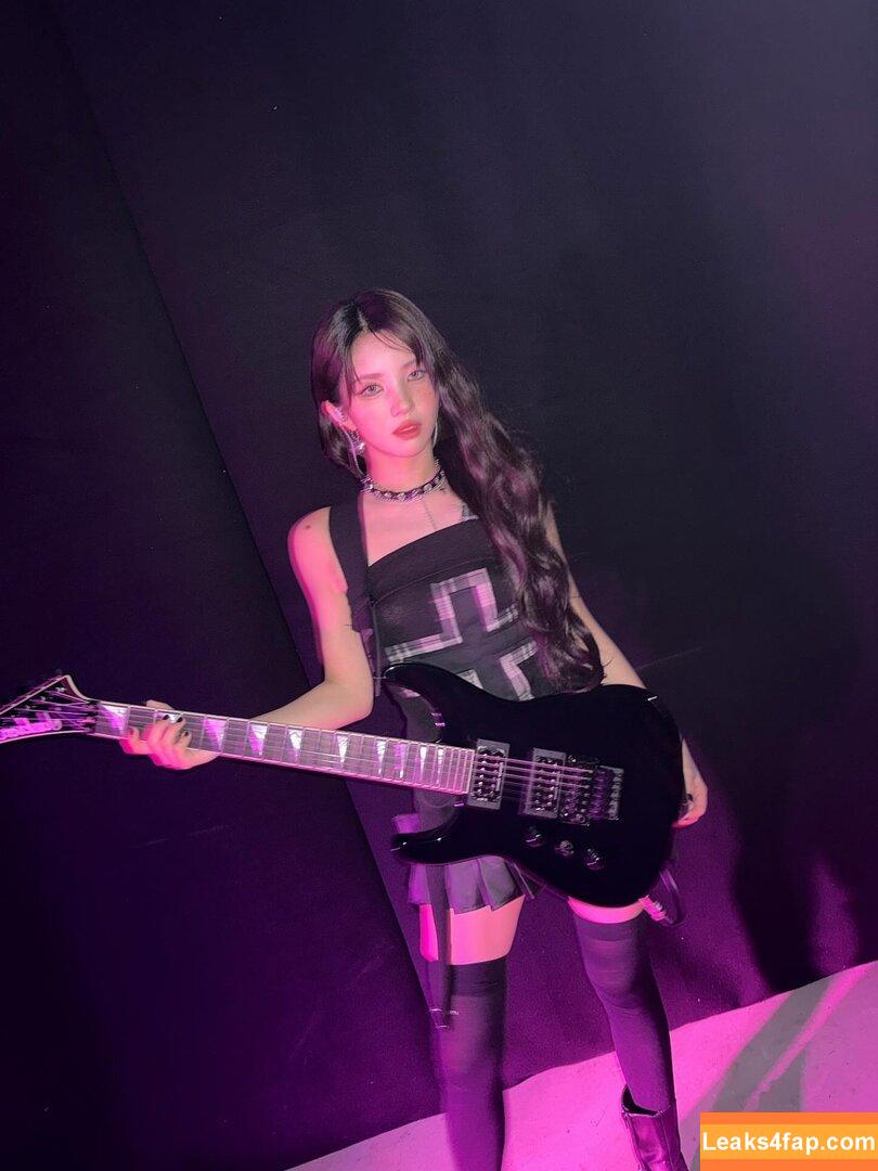 tiny.pretty.j /  leaked photo photo #0159