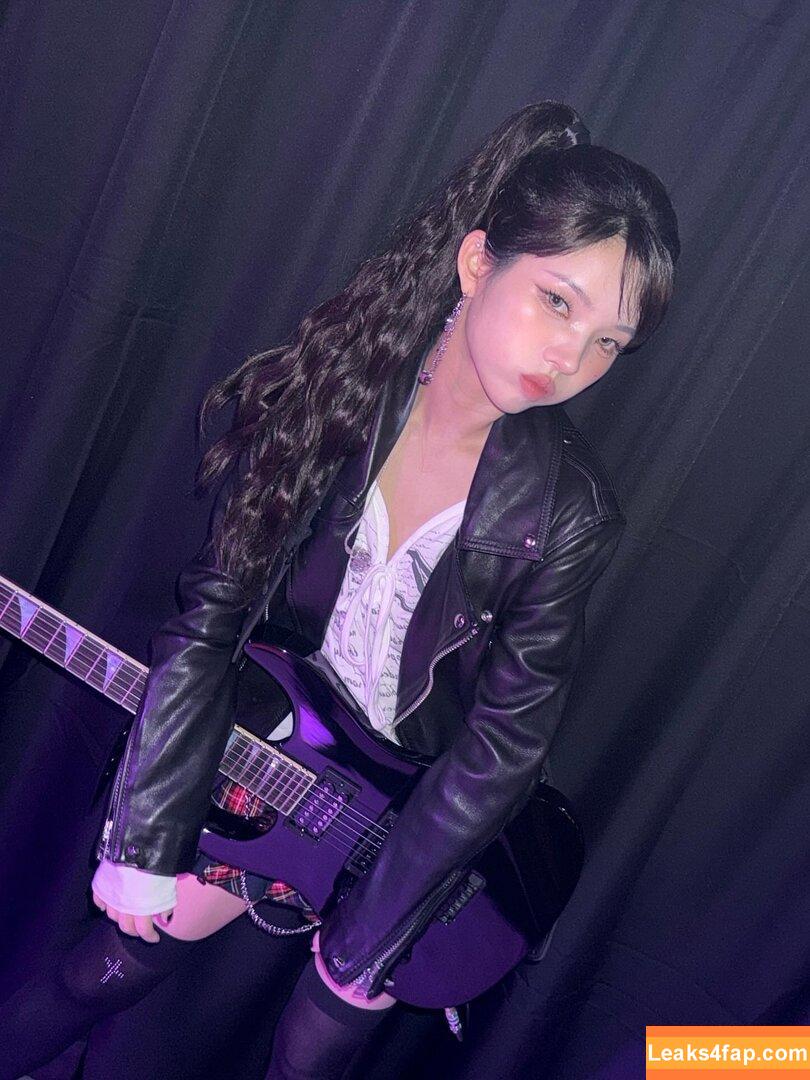 tiny.pretty.j /  leaked photo photo #0161