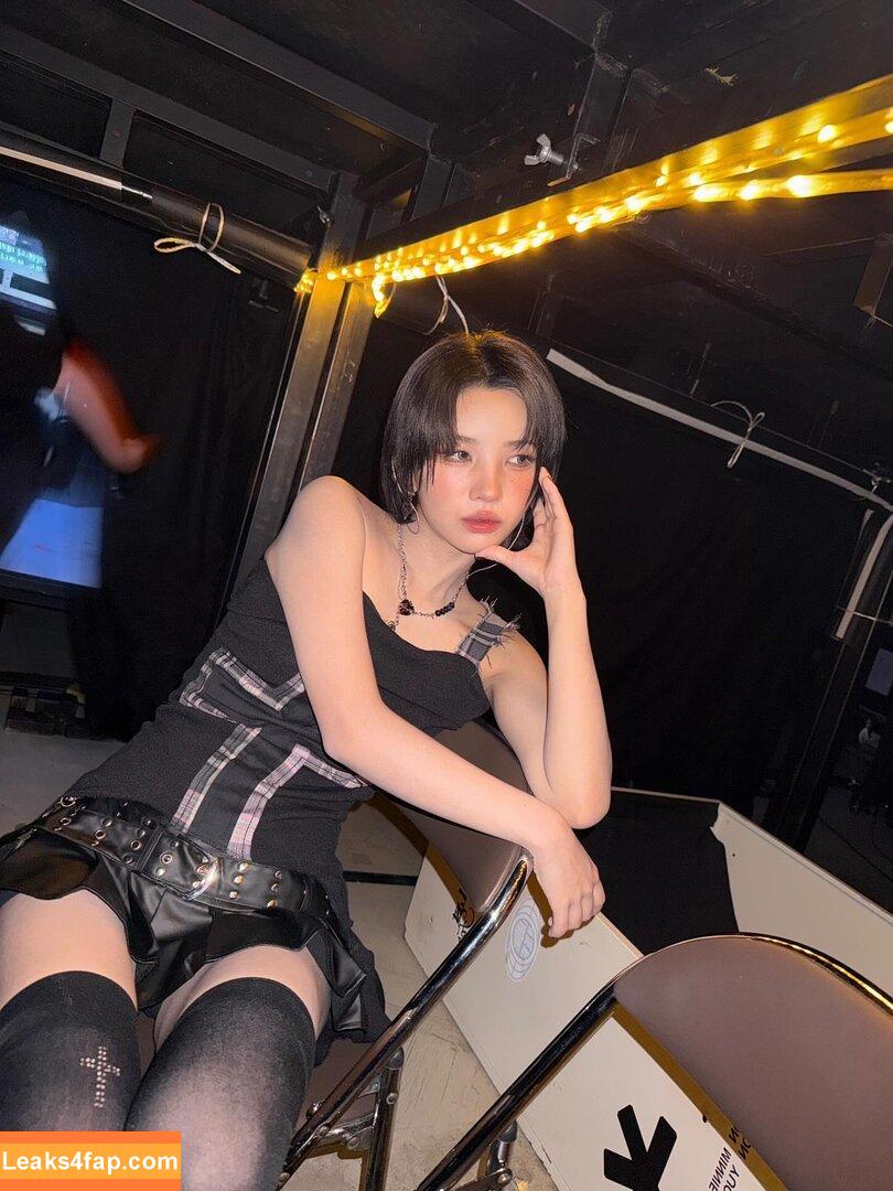 tiny.pretty.j /  leaked photo photo #0164