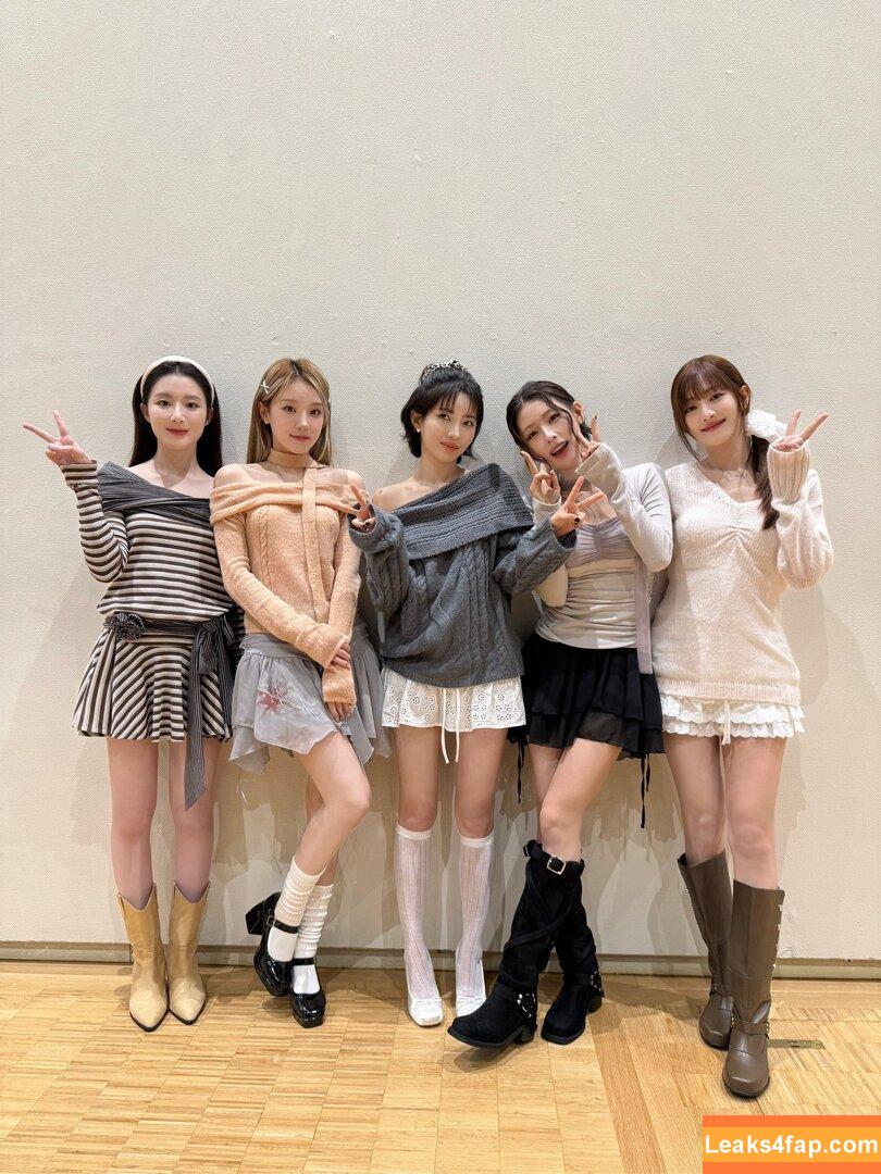 tiny.pretty.j /  leaked photo photo #0166