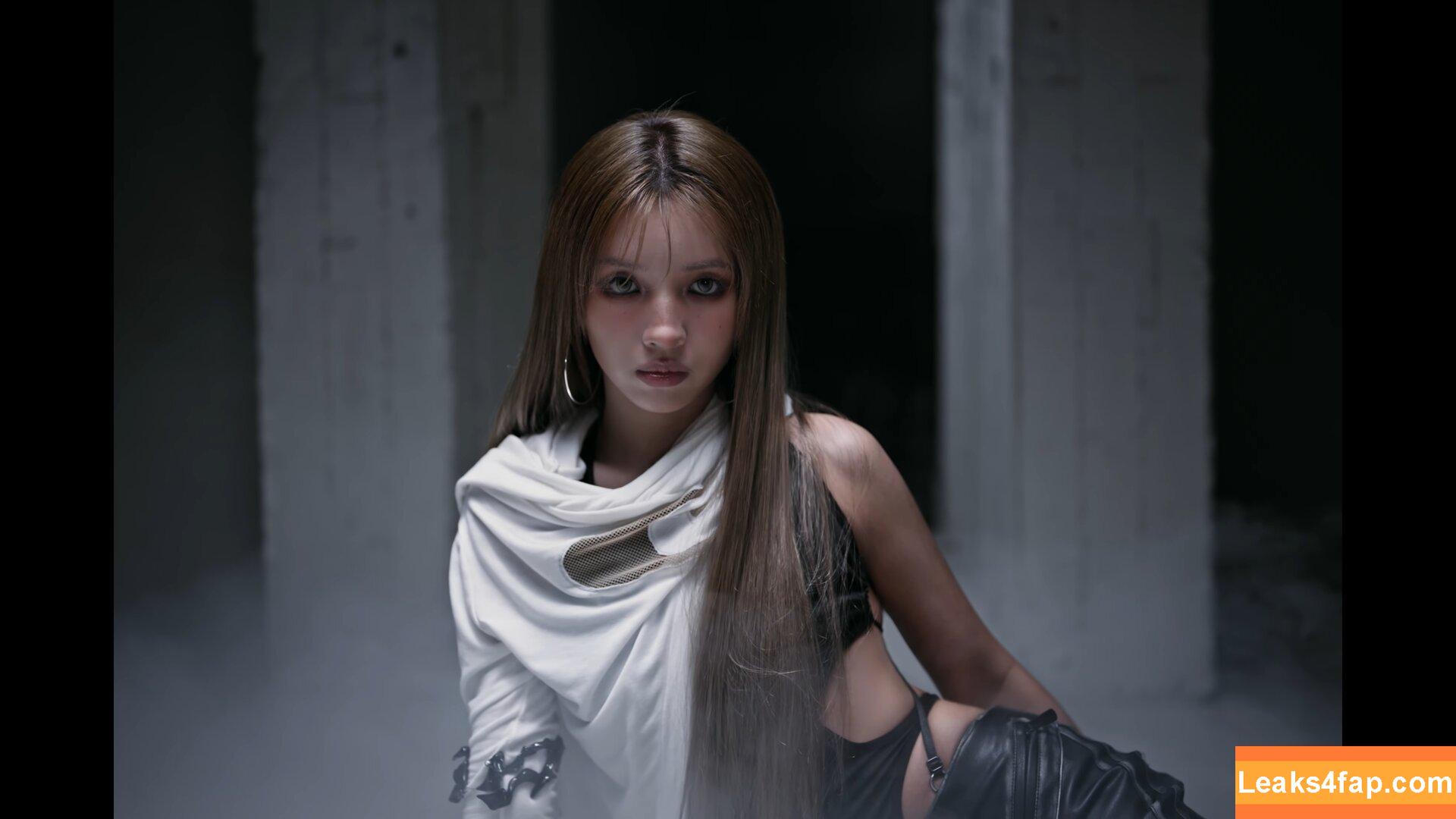 tiny.pretty.j /  leaked photo photo #0204