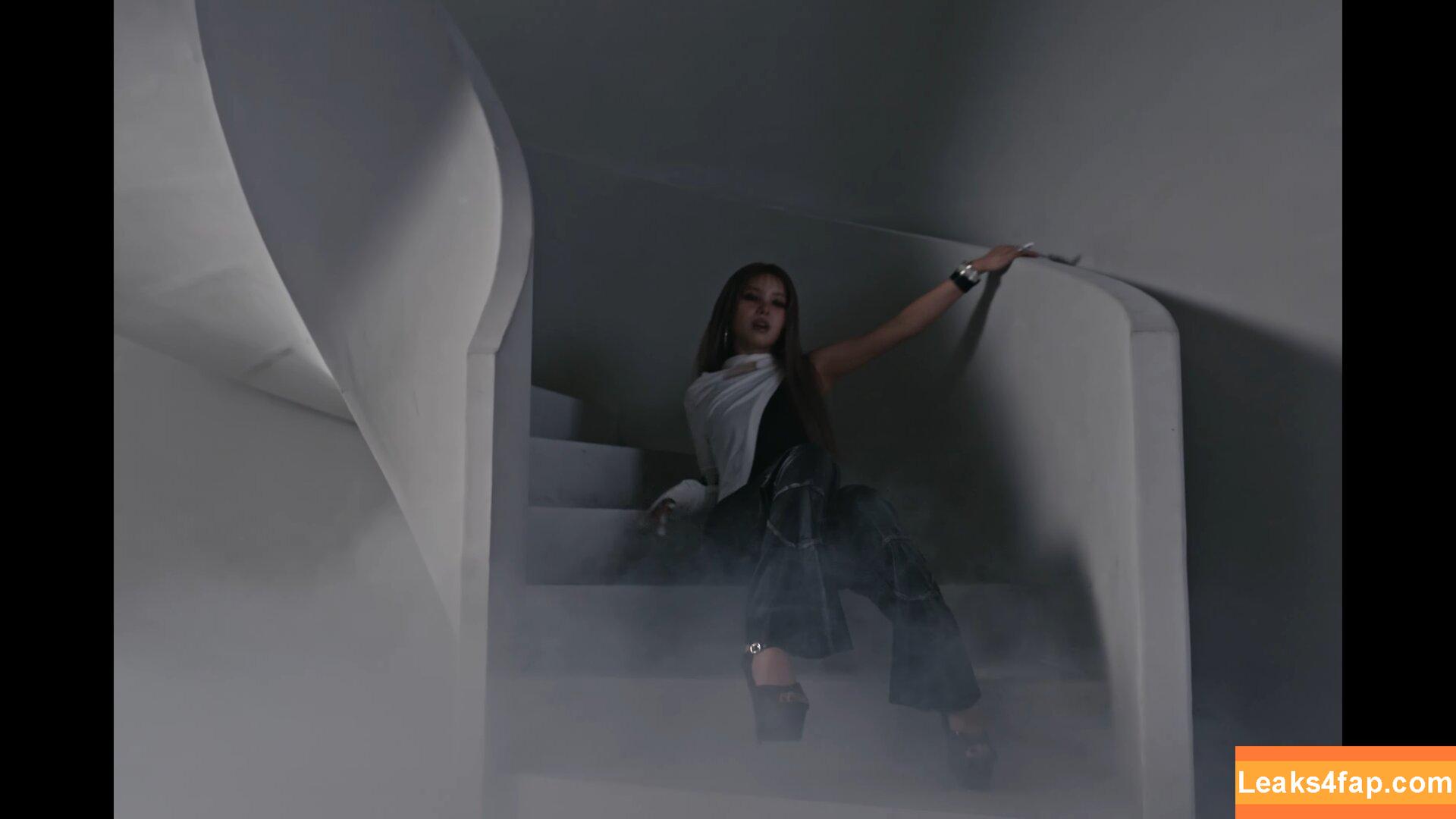 tiny.pretty.j /  leaked photo photo #0214