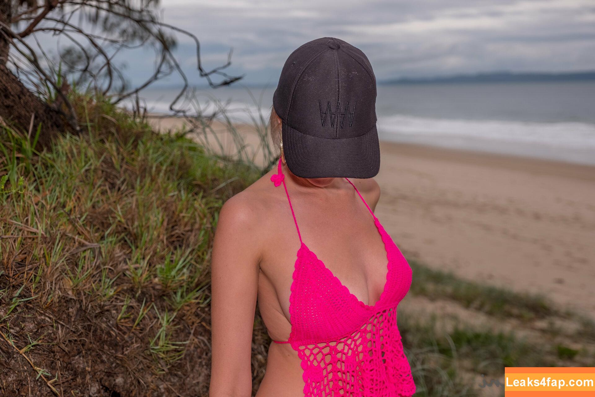 Tinyhini / tinyhiniofficial leaked photo photo #0064