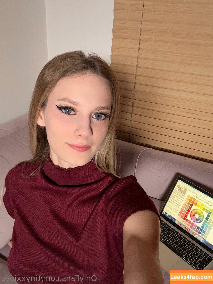 Tinyxxjoys / SophialaSirena / Squill1951a1 leaked photo photo #0019