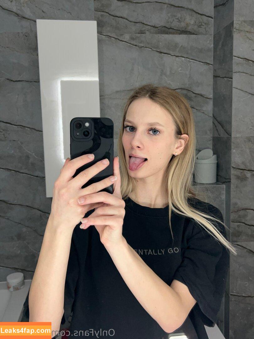Tinyxxjoys / SophialaSirena / Squill1951a1 leaked photo photo #0023