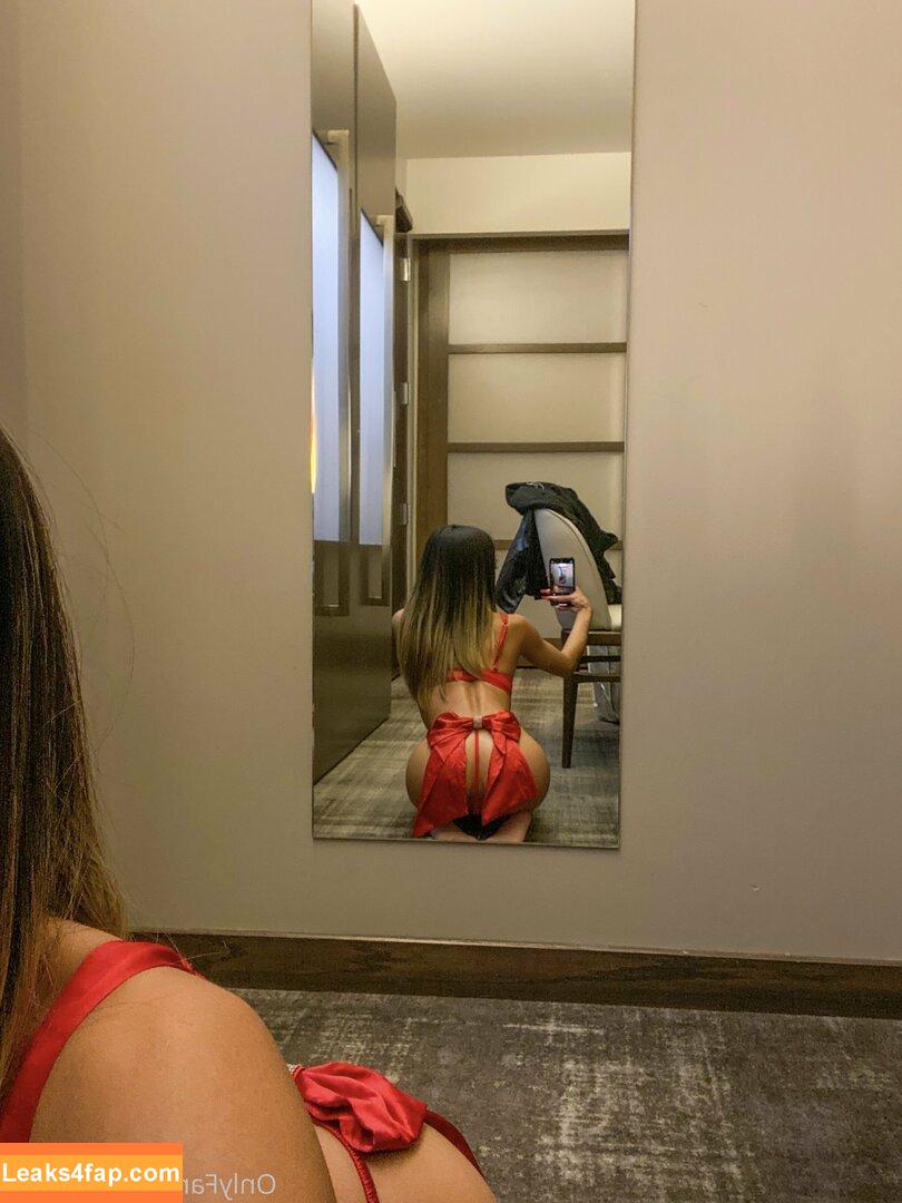 tinyyyk / kaylakipp / peachlingg leaked photo photo #0048