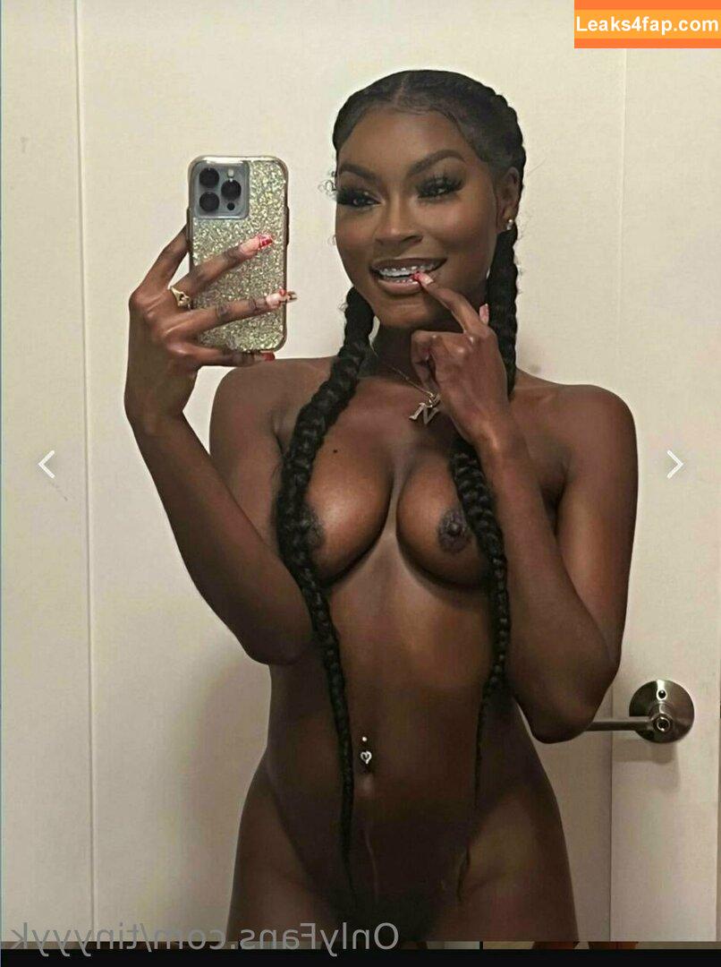 tinyyyk / kaylakipp / peachlingg leaked photo photo #0385