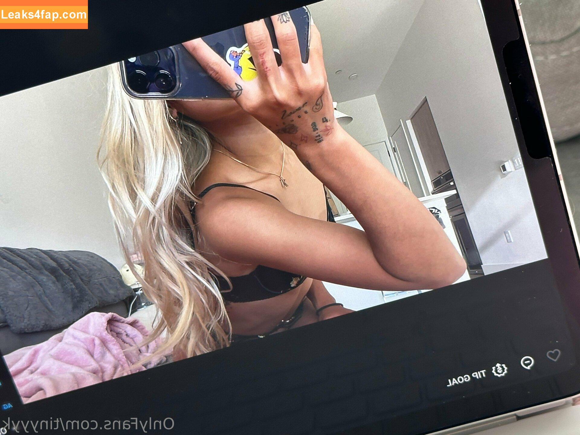 tinyyyk / kaylakipp / peachlingg leaked photo photo #0499