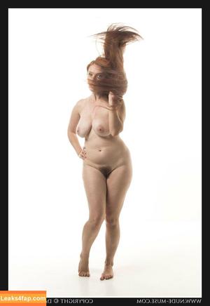 Titania Lyn photo #1093