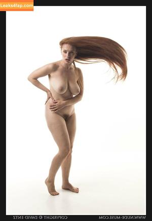 Titania Lyn photo #1097