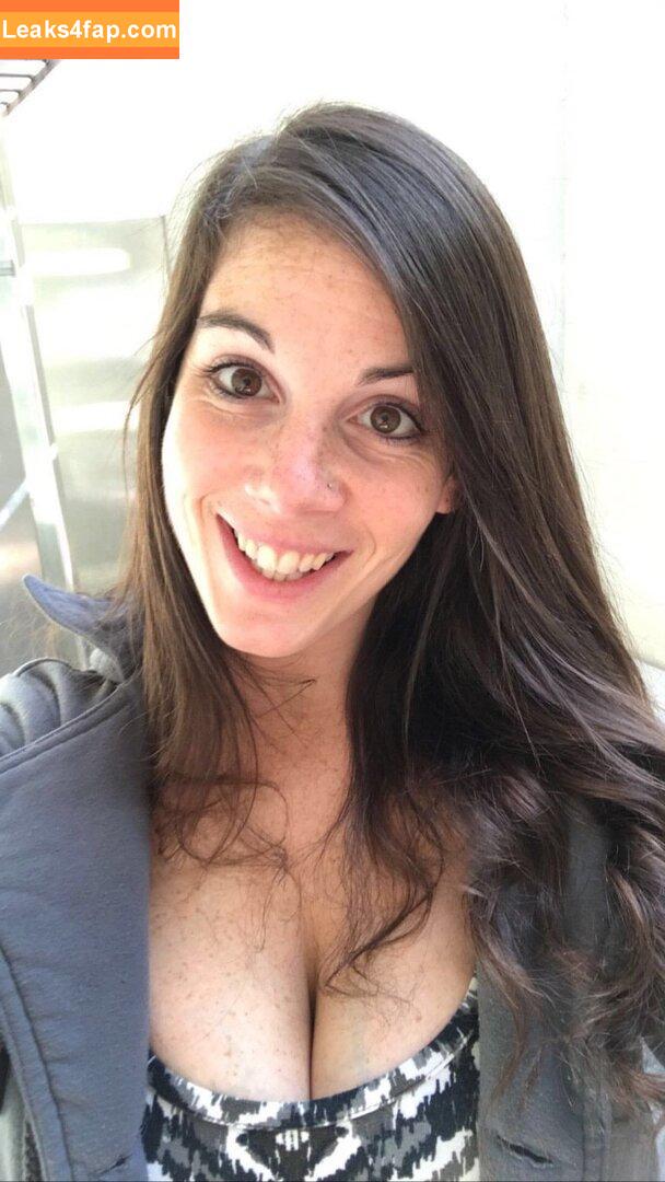 Tittyqueen77 / tittyqueen_77 leaked photo photo #0060