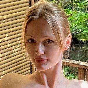 TniweCosplay photo #0003