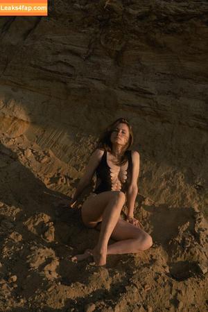 Toma Zhdanova photo #0200