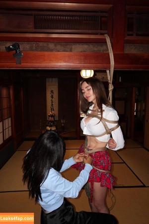 Toma Zhdanova photo #0253