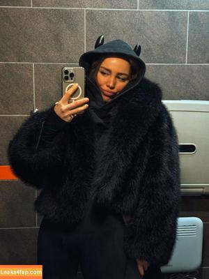 Toma Zhdanova photo #0296