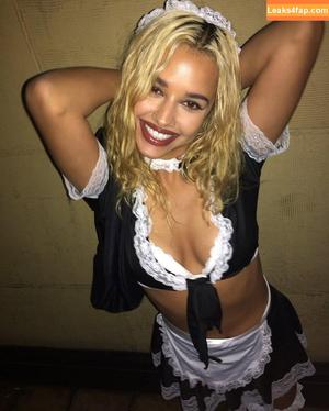 Tommy Genesis фото #0053