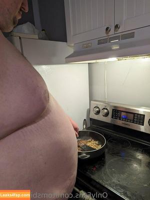 tomsbigtummy photo #0007