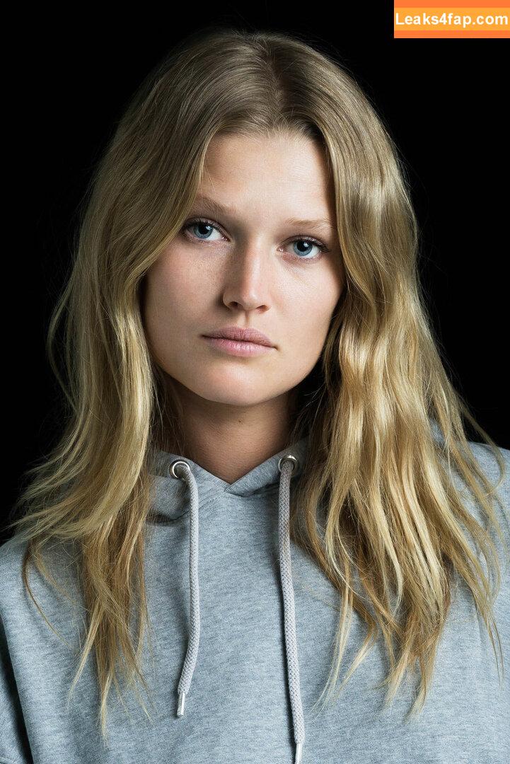 Toni Garrn / tonigarrn leaked photo photo #0004