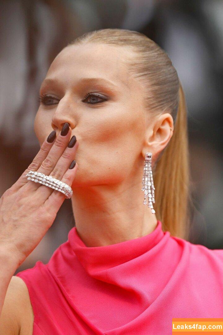 Toni Garrn / tonigarrn leaked photo photo #0014