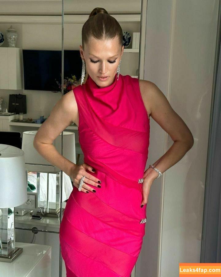 Toni Garrn / tonigarrn leaked photo photo #0024