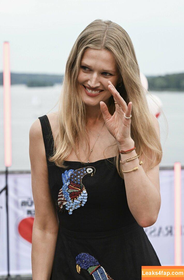 Toni Garrn / tonigarrn leaked photo photo #0057
