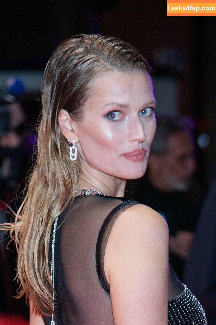 Toni Garrn / tonigarrn leaked photo photo #0068
