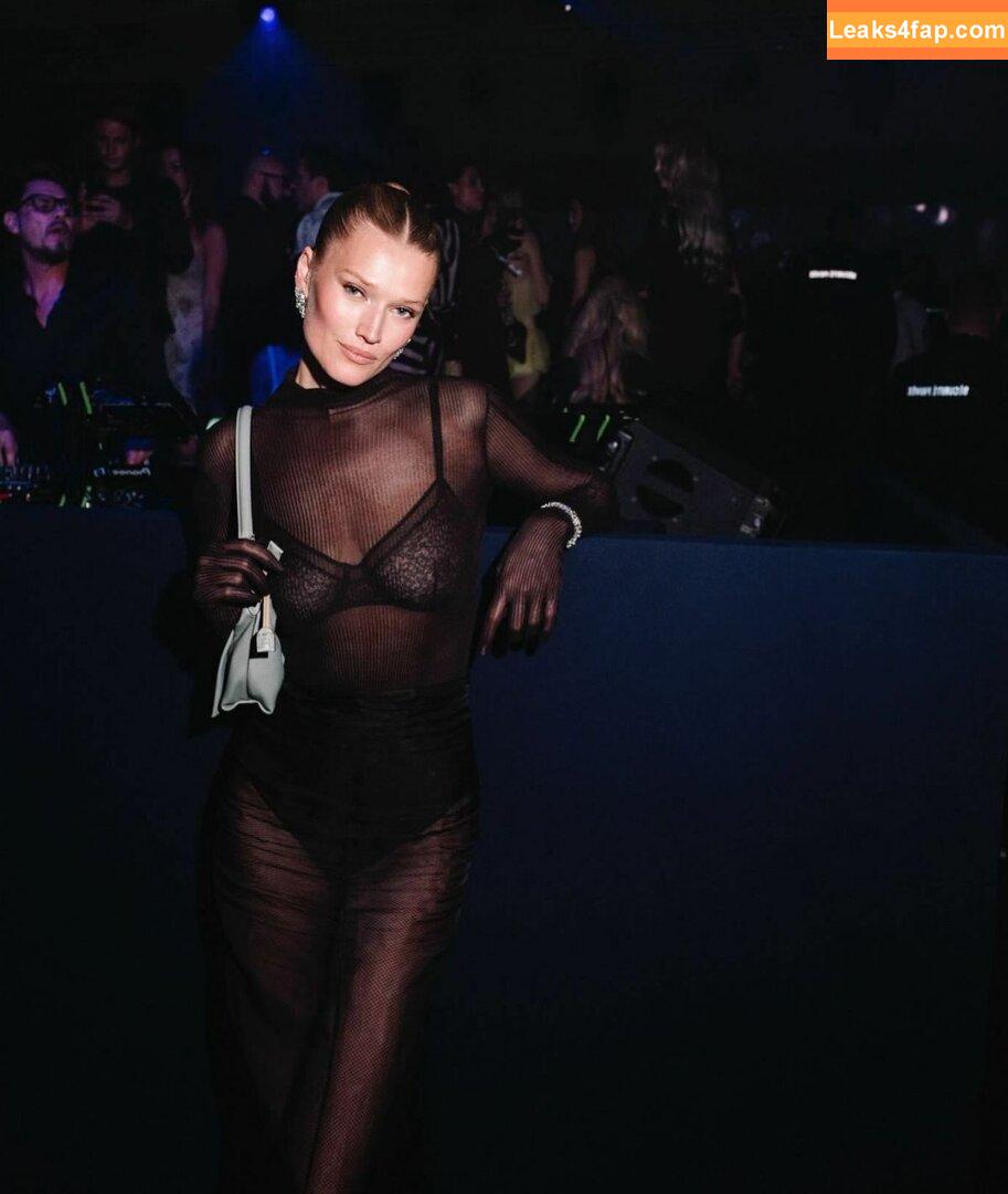 Toni Garrn / tonigarrn leaked photo photo #0514