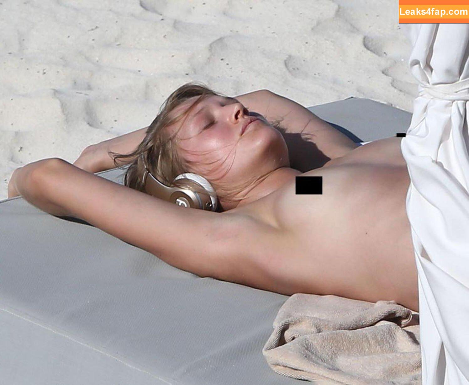 Toni Garrn / https: / tonigarrn leaked photo photo #0561