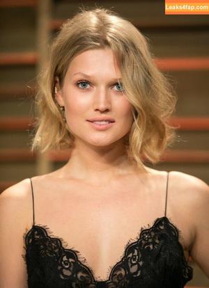 Toni Garrn photo #0003