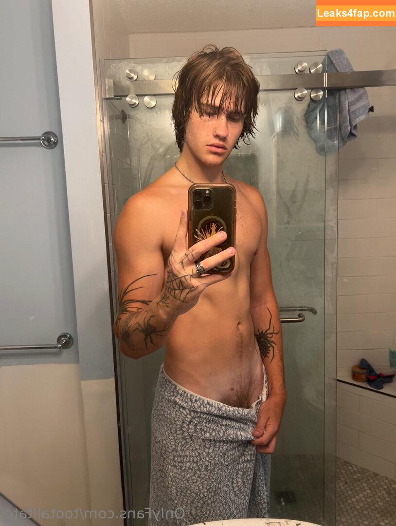 tootalltate /  leaked photo photo #0003