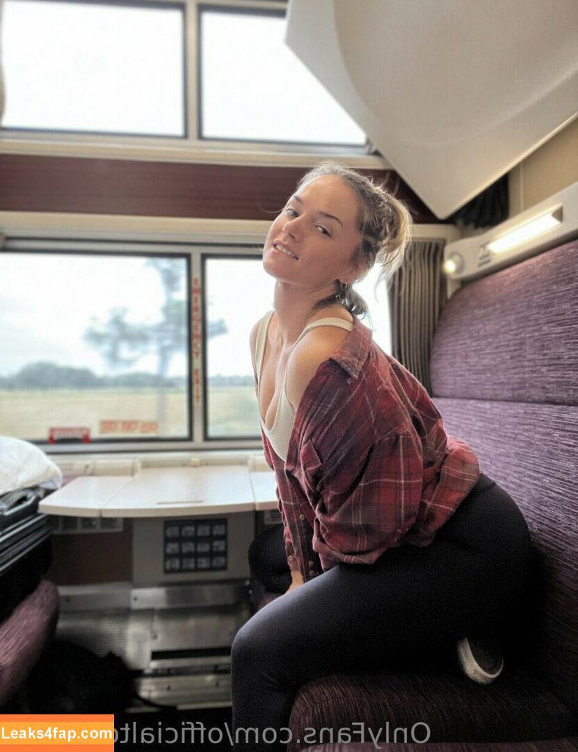 Tori Black / HollyRandall / misstoriblack / officialtoriblack / toriblackofficial_ leaked photo photo #0832