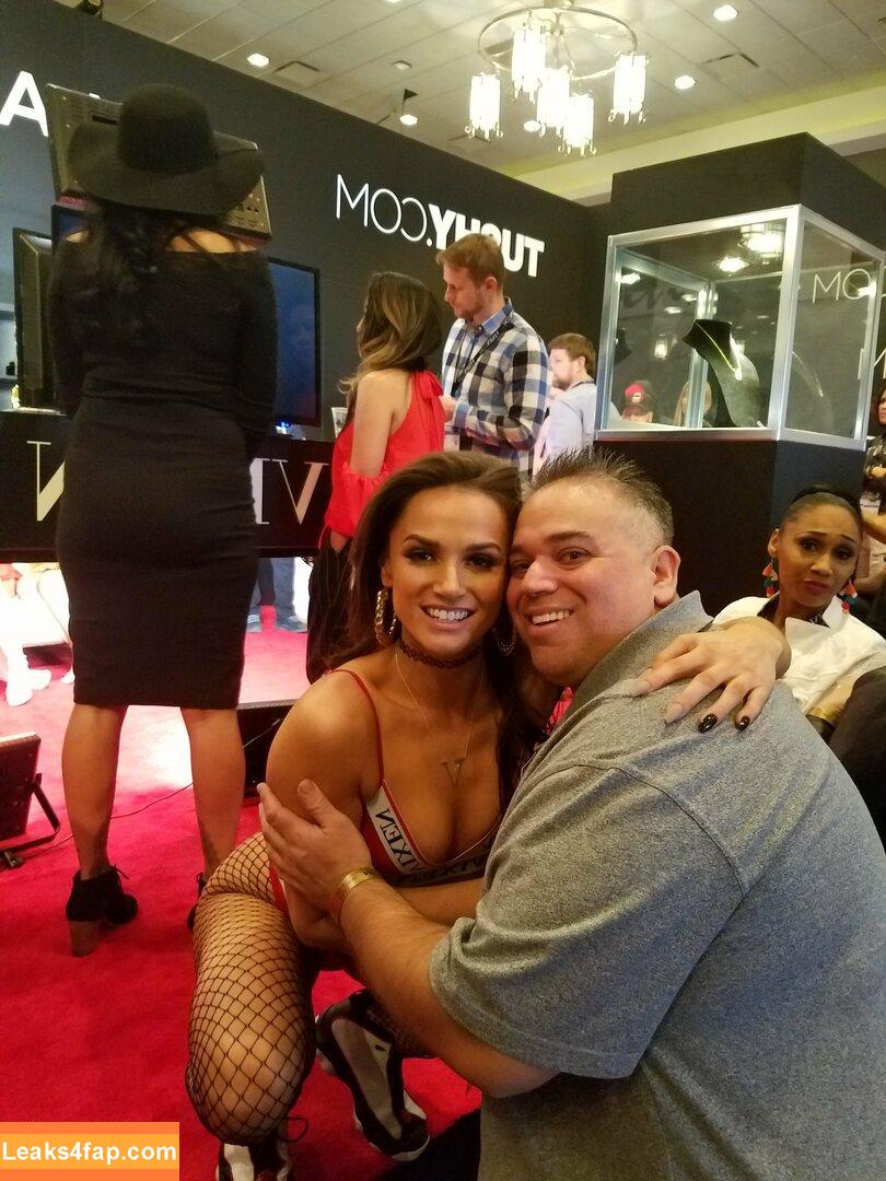 Tori Black / HollyRandall / misstoriblack / officialtoriblack / toriblackofficial_ leaked photo photo #1132