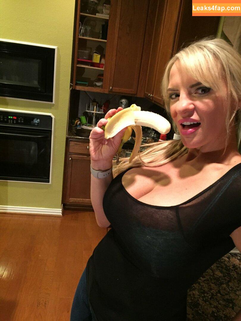 Tori Hendricz / fantasy_addict212 / tori__hendrix / torihendricz leaked photo photo #0037