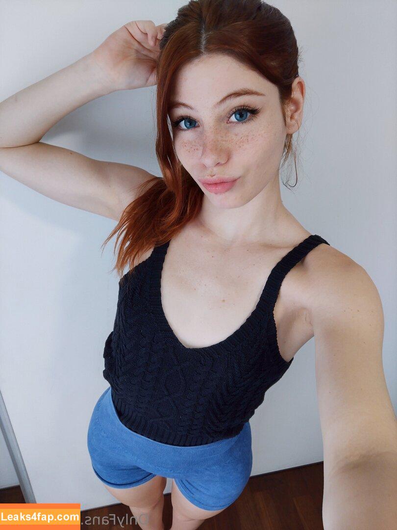 tori.irl / tori__irl leaked photo photo #0002